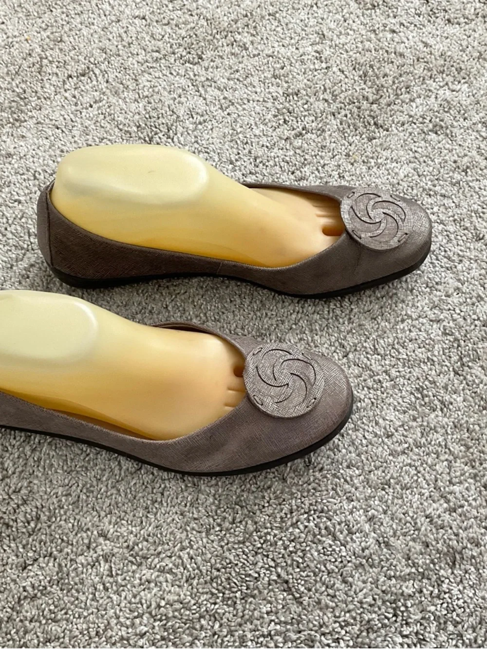 The FLEXX Shoes Womens Size 8.5 Brown Leather Ballet Flats Medallion Slip On